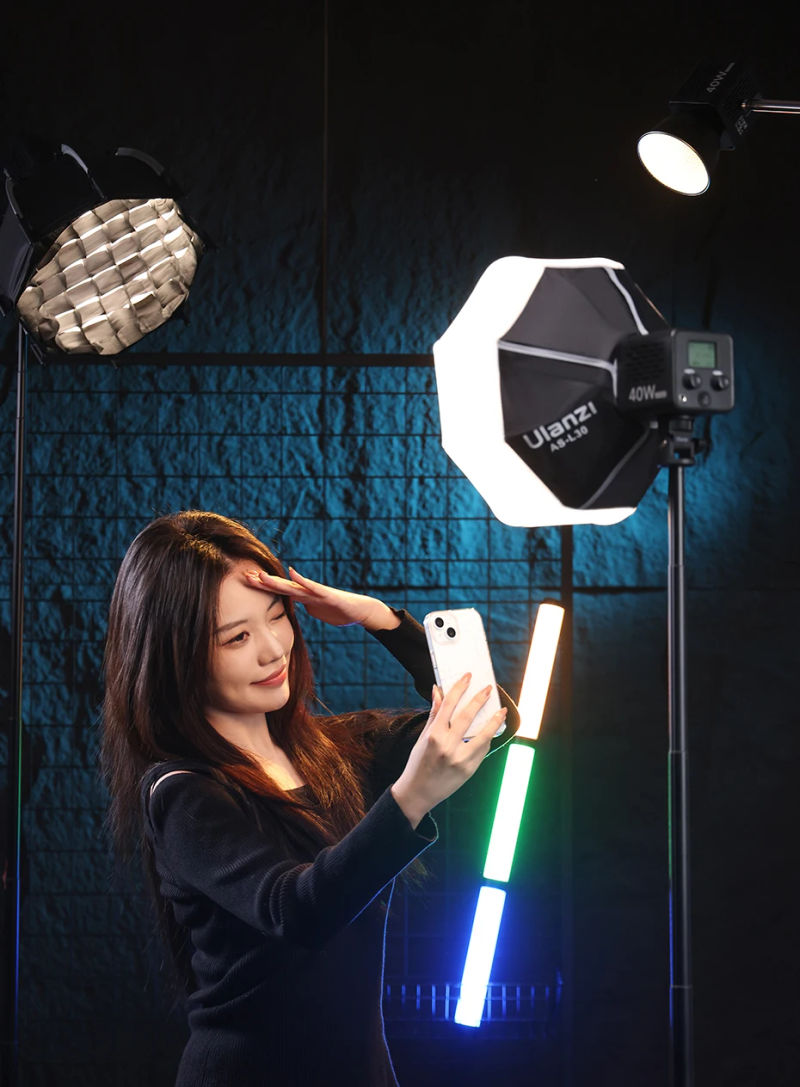 Description Picture 4 of itemUlanzi AS-L30 30cm Mini Bowens Mount Lantern Softbox Soft Even Light Quick Release for Ulanzi 40W LT028 60W LT005 Light