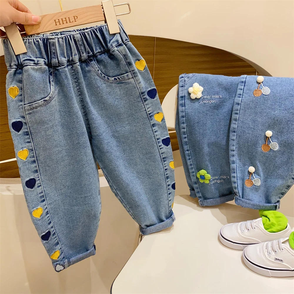 Description Picture 4 of item2025 New Spring and Autumn Girls' Harun Jeans, Korean Edition Fashion Pants for Middle and Small Children, Loose Casual Pants