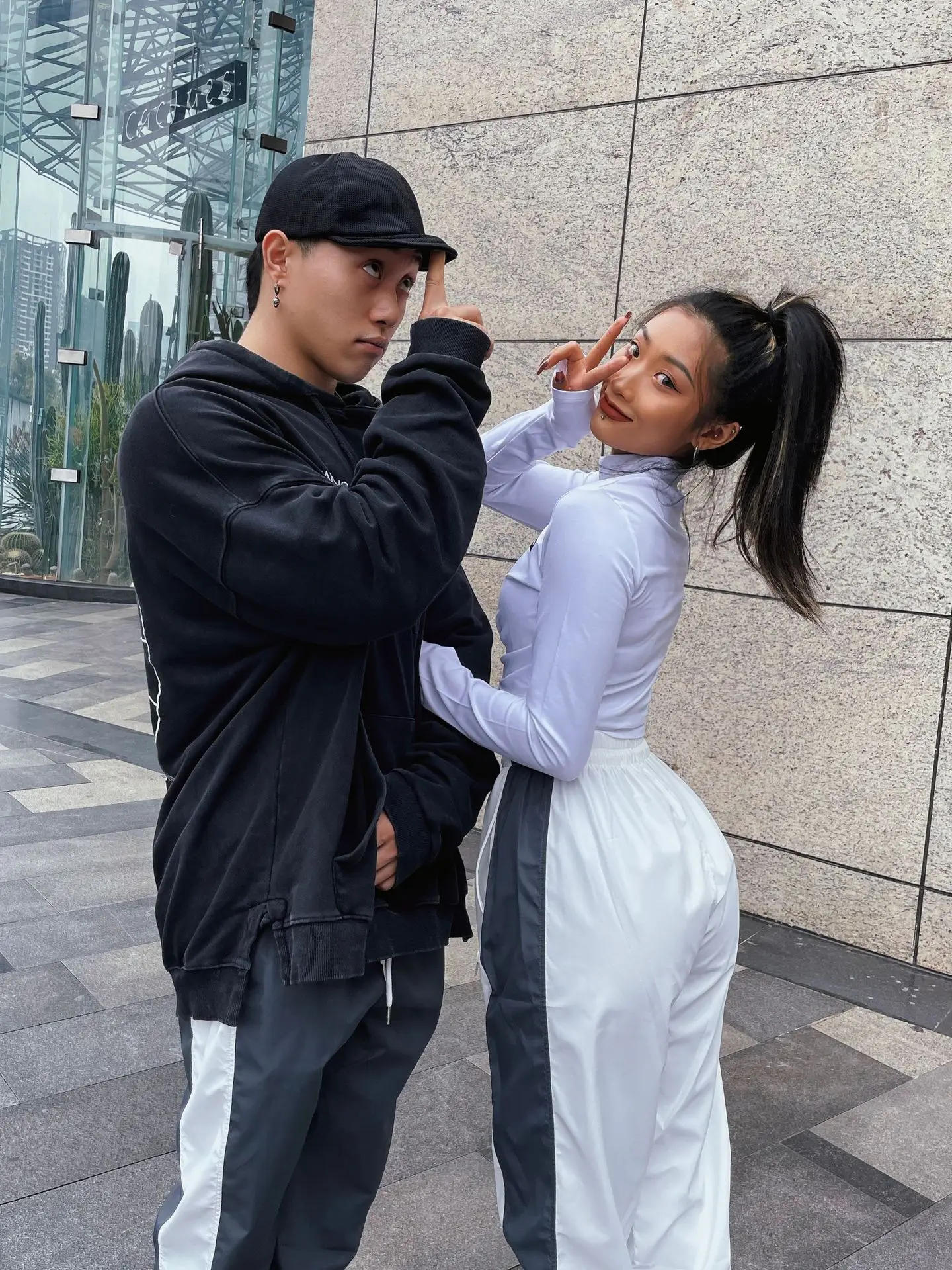 Description Picture 2 of item2022 Sweatpants Long Women's Trendy Leggings Casual Pants Autumn Loose Wide-leg Pants Men's and Women's Same Pants