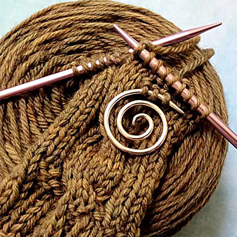 Description Picture 5 of item3PCs Alloy Knitting Needles Spiral Shawl Crochet Pin Bent Tapestry Needles For Yarn DIY Sewing Accessories Knitting Tool 4cmx4cm