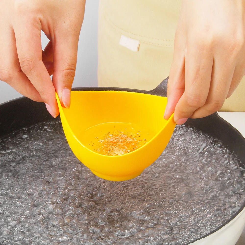 Description Picture 3 of itemSilicone Egg Poacher Cups Nonstick Egg Poaching Cups Poached Egg Cooker for Stove Top Microwave BPA Free with Extra Oil Brush