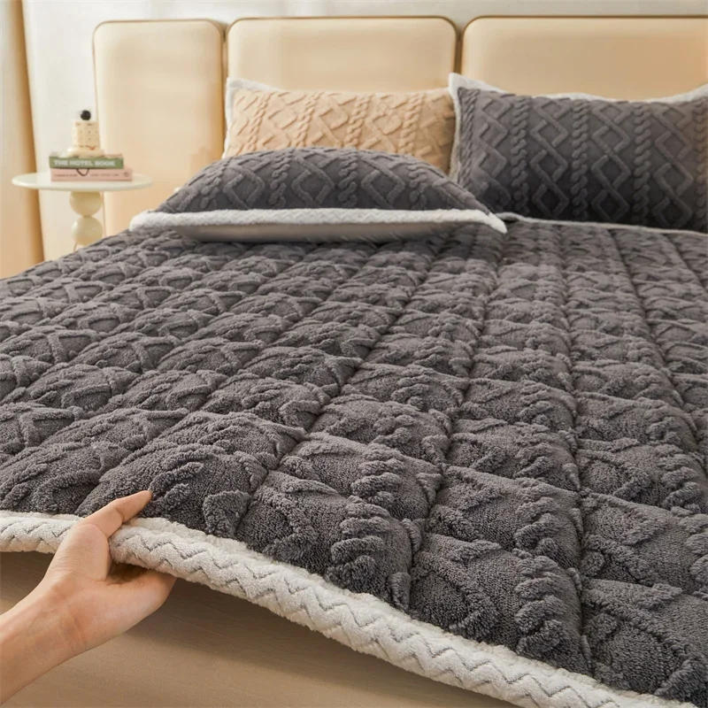 Description Picture 2 of itemThick Fleece Mattress Pad Warm Coral Fleece Bed Blanket Pads for Winter Solid Color Mattress Protector Cover for Double Beds