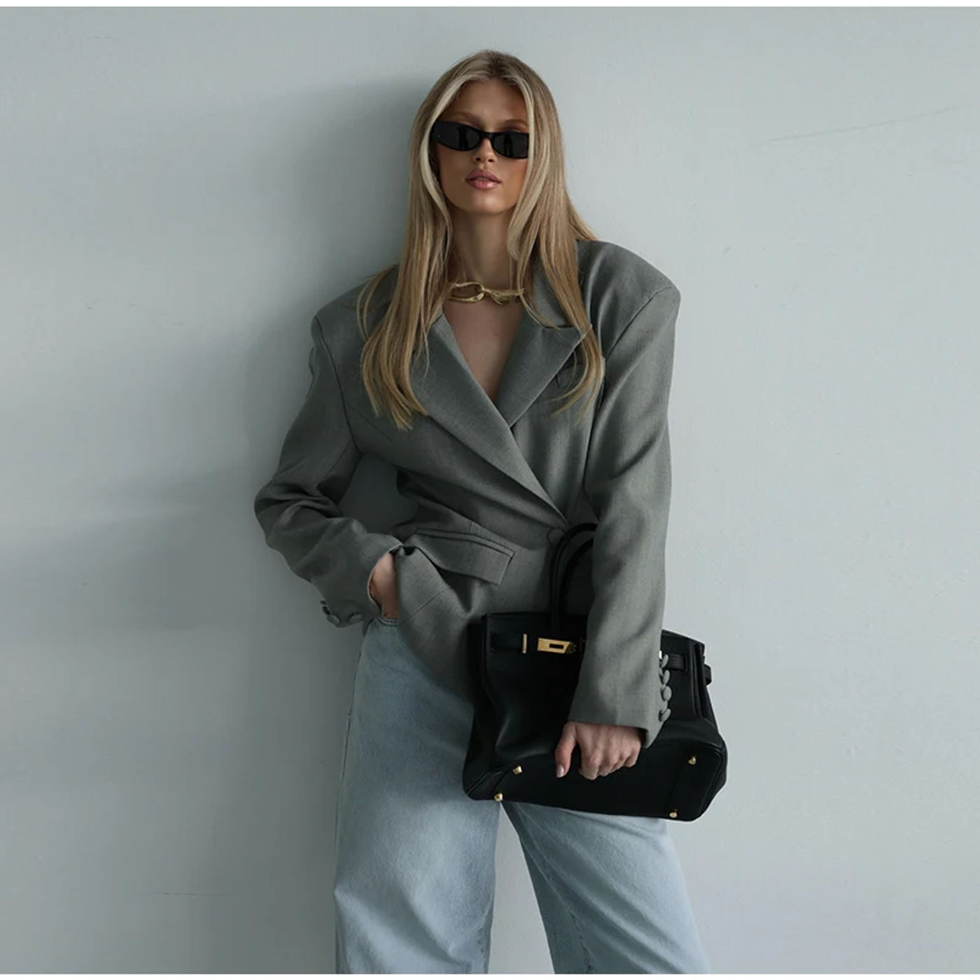 Description Picture 3 of itemElegant Solid Lapel Blazer Jacket Women Slim Waist Single Button Shoulder Pad Long Sleeve Coats 2025 Spring Fashion Lady Coats