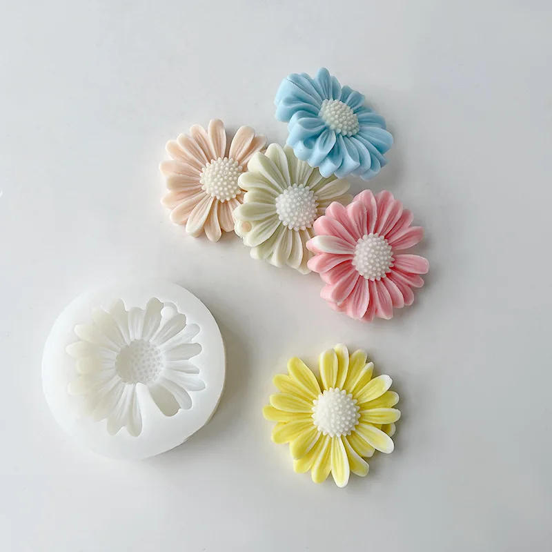 Description Picture 2 of itemDaisy Sunflower Scented Candle Silicone Mold Aromatherapy Soap Mold Drop Glue Hanging Decoration Mold
