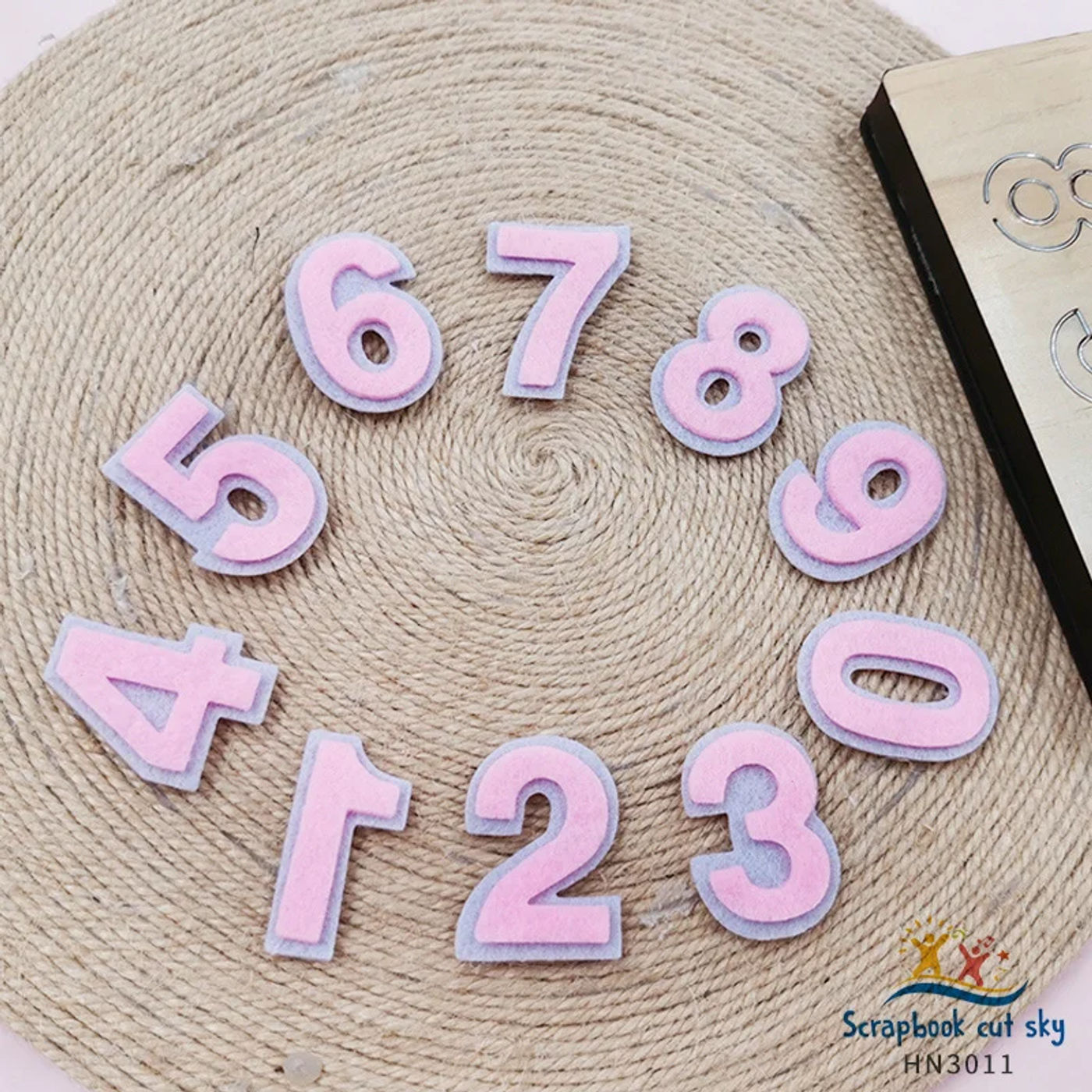 Description Picture 4 of itemScrapbookCutSky-SC281 Figure Wood Cutting Knife Die Is Used With The Machine.