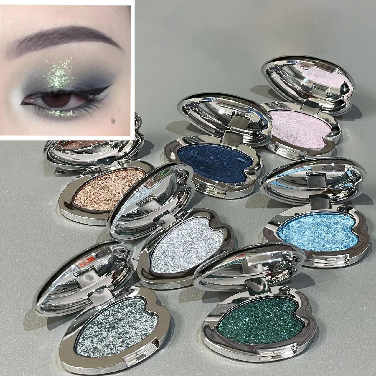 Description Picture 3 of itemPearlescent Purple Eyeshadow Palette Sparkling Mousse Shimmer White Highlighter Brighten Glitter Heart-shaped Eye Shadow Makeup