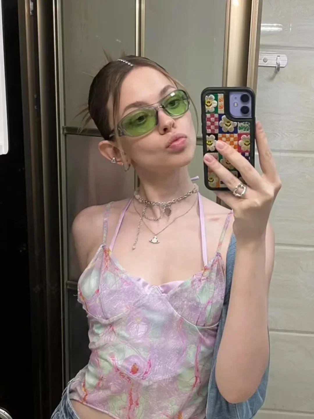 Description Picture 4 of itemNew Punk Y2K Sunglasses Women Goggle Luxury Brand Wrap Square Sun Glasses 2000'S Shades Eyewear UV400 Female Designer Eyeglasses