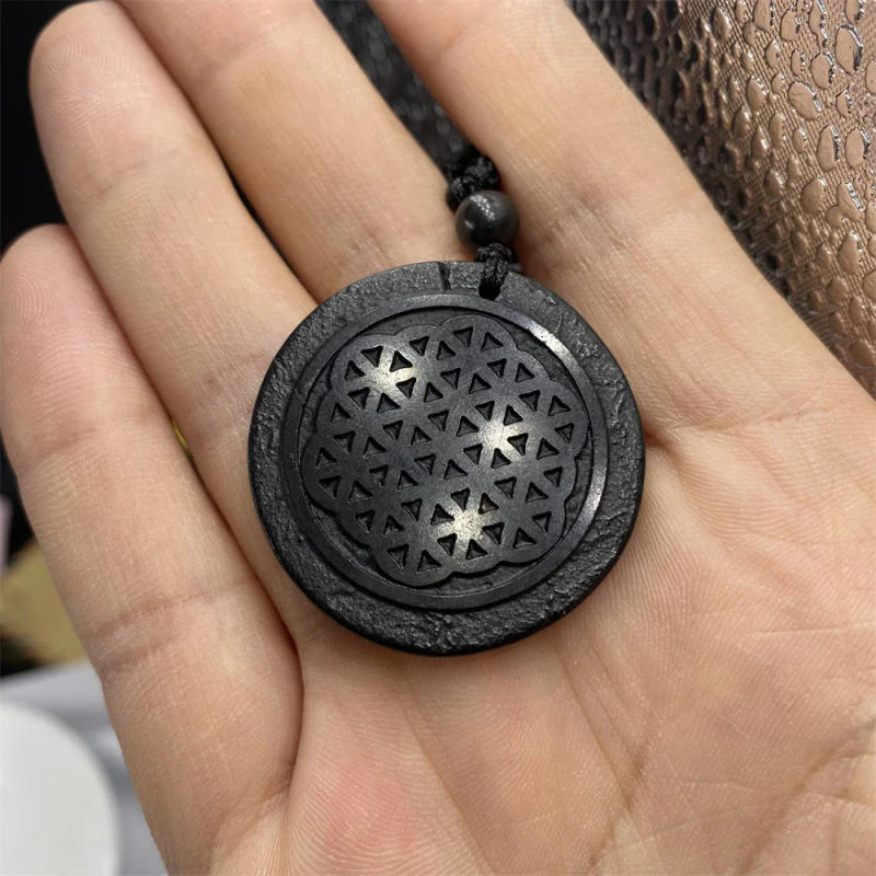 Description Picture 6 of itemShungite Pendant Natural Crystal Schungite Necklace 3D Pattern Reiki Stones For Cleansing Meditation Yoga Fengshui Gift