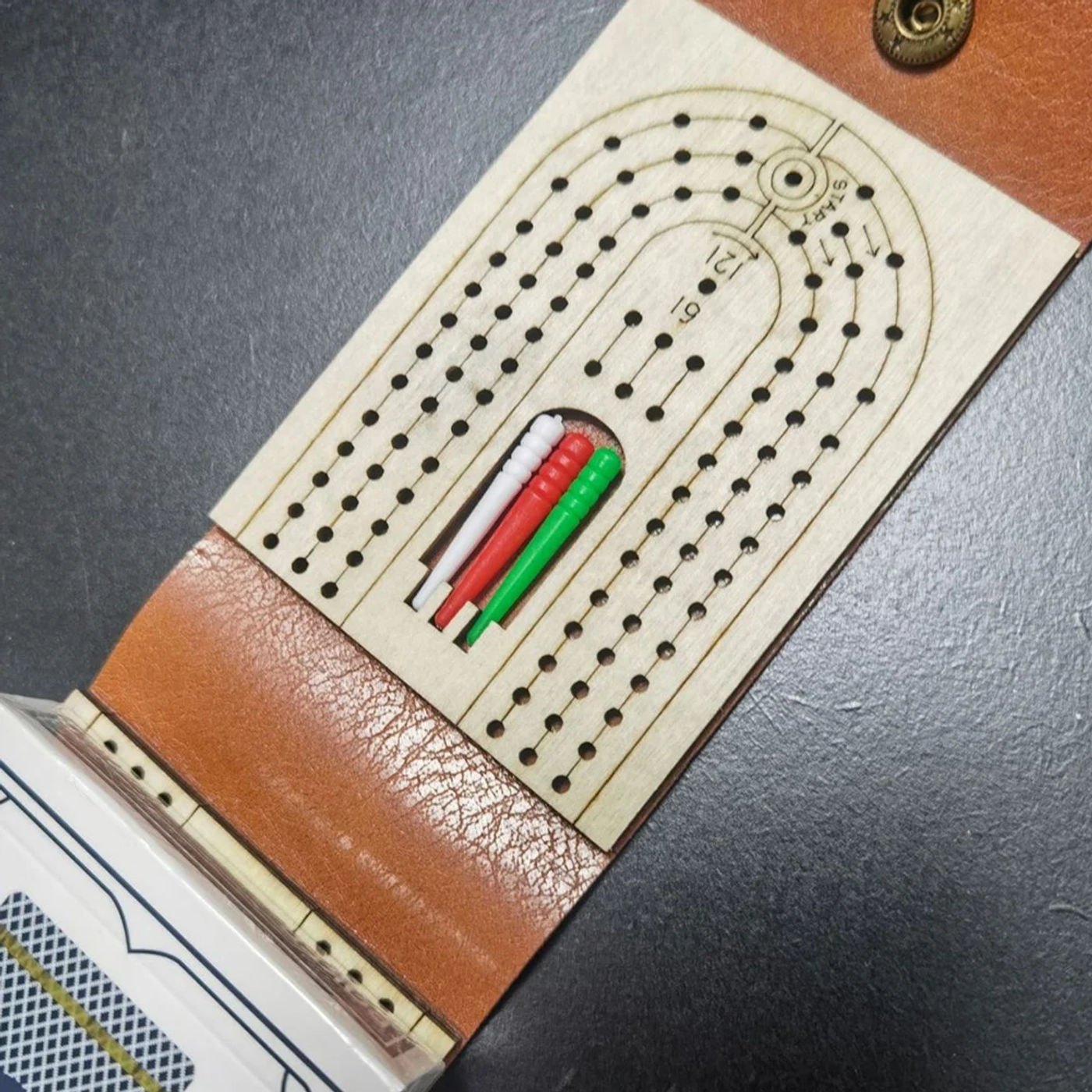 Description Picture 4 of itemComplete Cribbage Board Game Set with Playing Cards and Six Pegs for Fun Family Game Night Portable for Travel