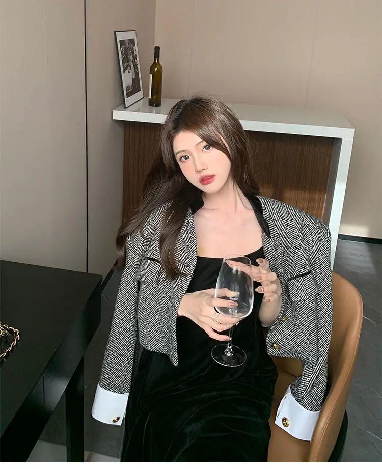 Description Picture 6 of itemWoherb New Fashion Korean Chic Vintage Tweed Jacket Coat Women Spring Contrast Color Cropped Jackets Elegant Office Lady Outwear