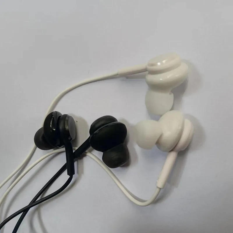 Description Picture 3 of itemStereo Sports In-ear Earphones With Mic 3.5mm Control Box Wired Headset Black White For Samsung Galaxy S8 S8plus Xiaomi Phones