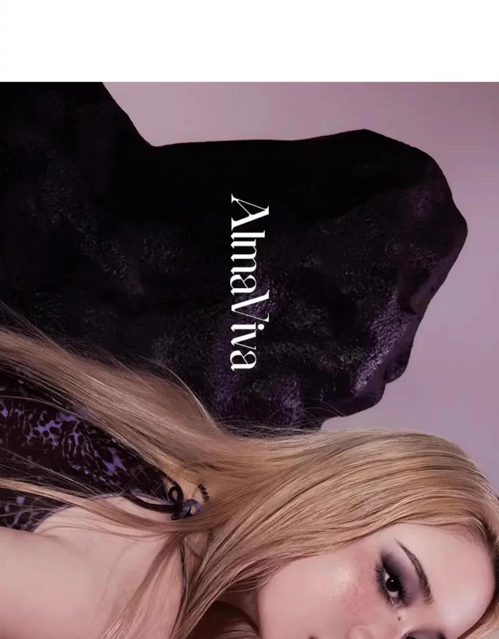 Description Picture 6 of itemKaleidos All In One Shimmer Lipgloss Matte Blusher Glitter Eye Shadow Palette 3Pcs Maquillage Professionnelle Set