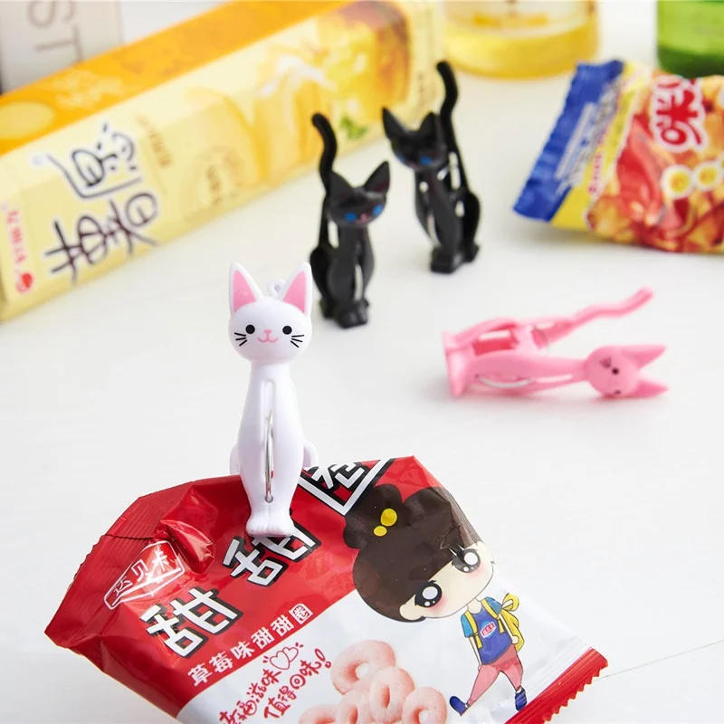 Description Picture 3 of item4 Pcs/set Creative Cat Cartoon Clip Bags Strong Plastic Clothes-pin Shape Socks Hanging Pegs Clamps Laundry Photo Holder