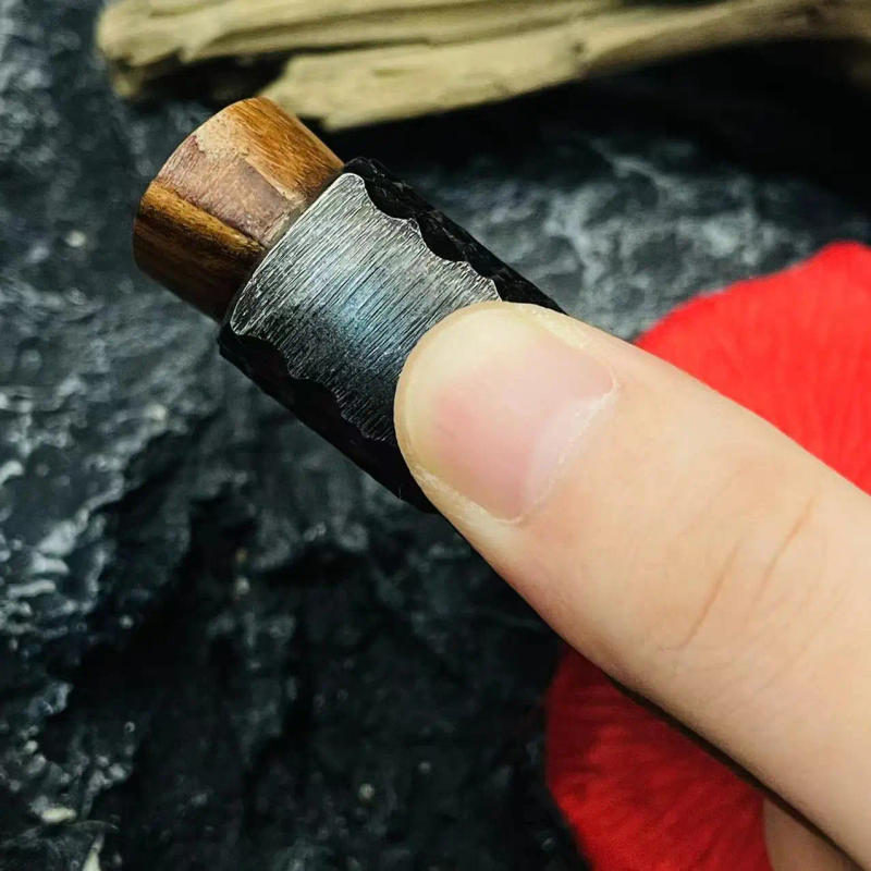 Description Picture 6 of itemOutdoor high hardness sharp emergency firefighting, logging, field clearing, portable, multifunctional, high-quality axe