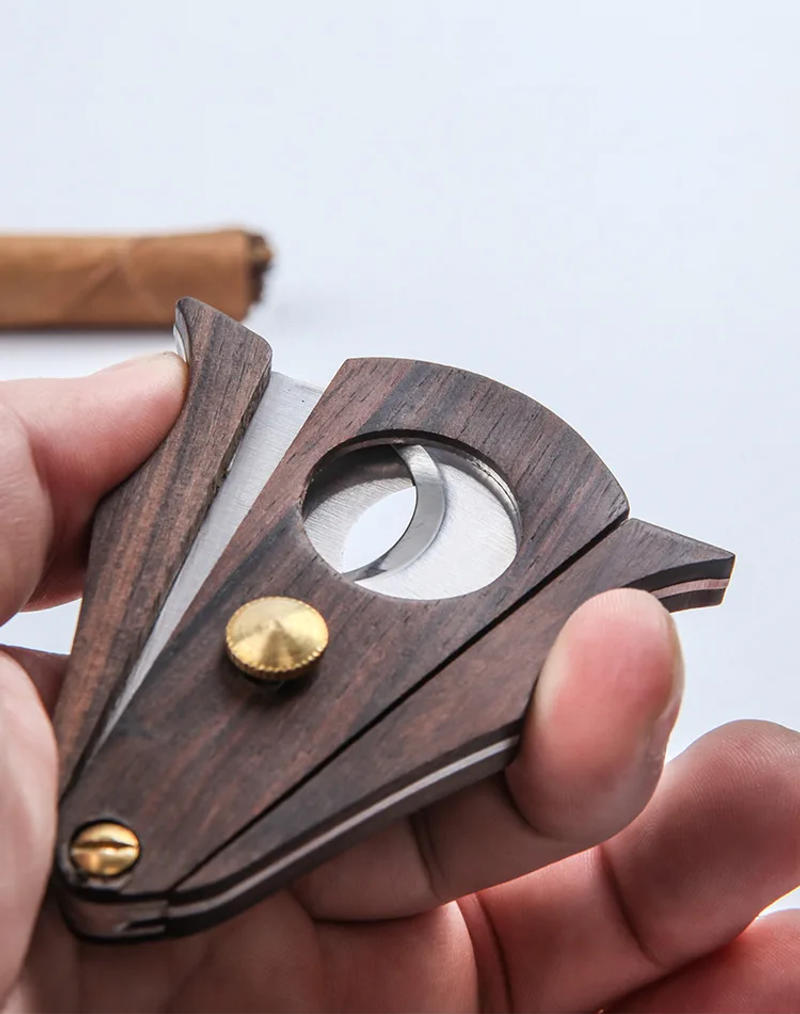 Description Picture 3 of itemDouble Blade Guillotine Cigar Cutter Stainless Steel With Wood Grain Luxury Cigar Accessories Cool Gadget Gift For Men