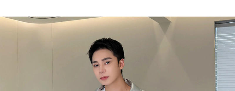 Description Picture 5 of itemNOYMEI Autumn Winter Fashion Metal Silver Handsome Polo Neck Niche Jacket Short PU Leather Coat Sliver Fashion Trendy WA2943