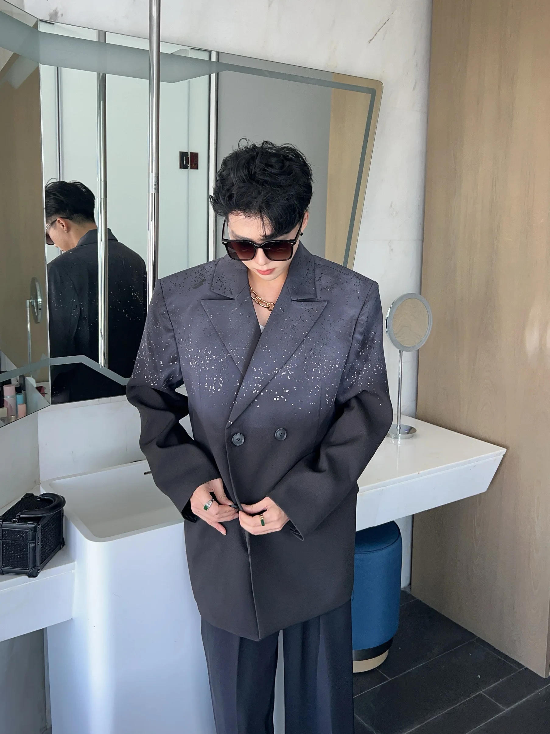 Description Picture 6 of item2024 Men's Chic High-End Blazers Starry Sky Gradient Personality Suit Jackets Men's Loose Double Breasted Long Sleeve Suit Coats