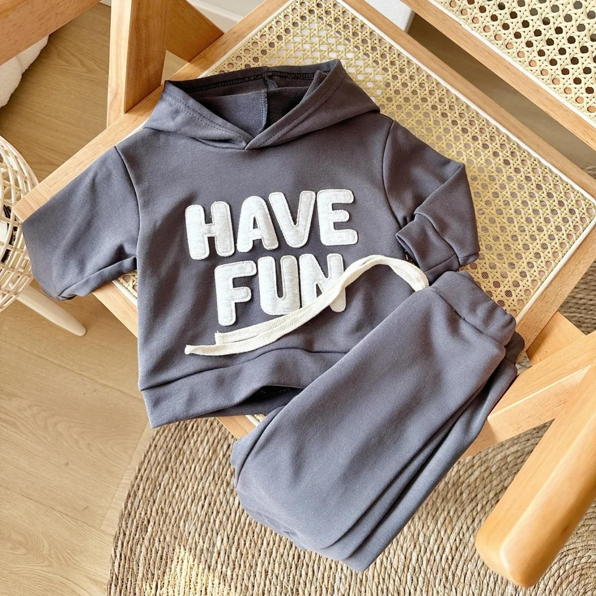 Description Picture 3 of itemNewborn Baby Clothes Set Boys Girls Hoodies Suit Casual Style Letter Print 2PCS Sets Children Baby Sweatshirt Spring Autumn