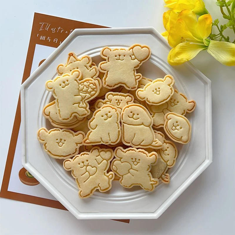 Description Picture 2 of itemCute Bear Fondant Cake Mold Biscuit Cookie Plunger Cutters for Children Sugarcraft Cake Decorating Baking Tools Kitchen Gadgets