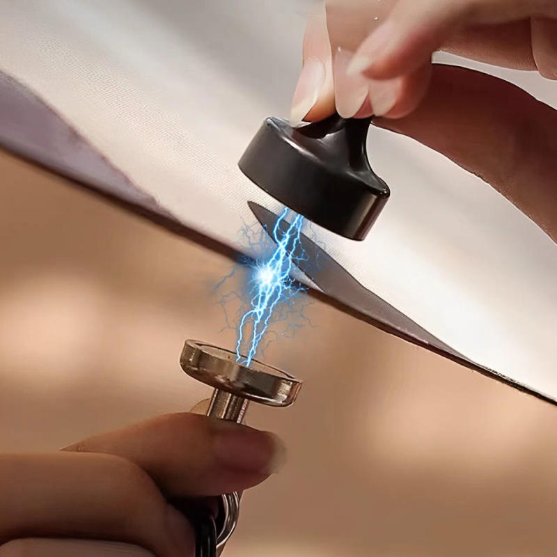 Description Picture 4 of item4/1pcs Strong Magnetic Aluminum Alloy Carabiner Keychain Outdoor Camping Climbing Snap Clip Lock Buckle Hook Tool Accessories