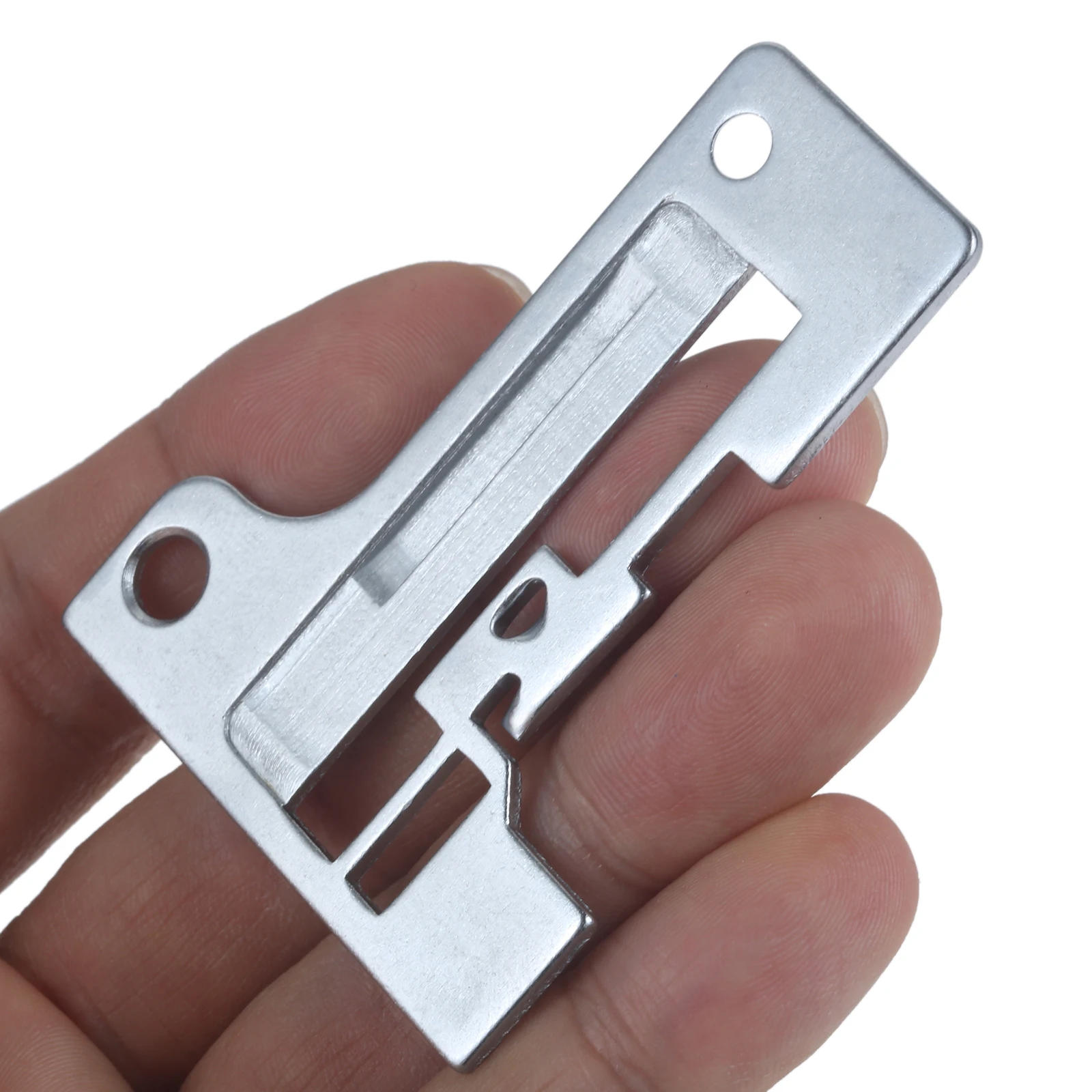 Description Picture 5 of item1pc Metal Needle Plate 412786 fit for Singer Serger Portable Sewing Machine 14U13 14U53 High Quality Sewing Machines Spare Part