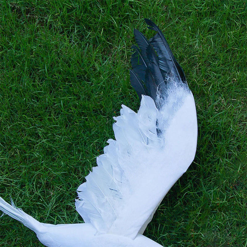 Description Picture 2 of itemArtificial Feather Seagull Bird Artificial Flying Bird Figurine Home Yard Hallway Garden Hanging Ornament Fake Seagull Sculpture