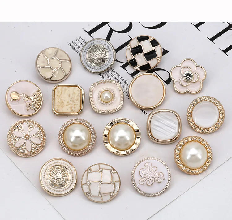 Description Picture 6 of item10PCS Pretty Shank Buttons 21/25mm Large Luxurious Pattern Buttons Coat Windbreaker Clothing Accessories