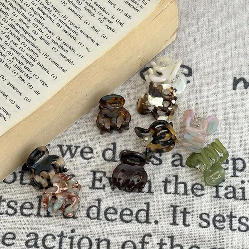 Description Picture 4 of itemShape Acetic Acid Small Hair Claws Shark Clip Small Hair Clip Mini Hair Claw Korean Style Headwear Female Hair Accessories