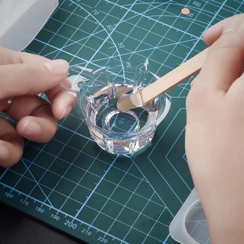 Description Picture 4 of item1:1 AB Resin Epoxy Glue High Adhesive Hardener Crystal Glue For DIY Resin Jewelry Making Accessories Gum