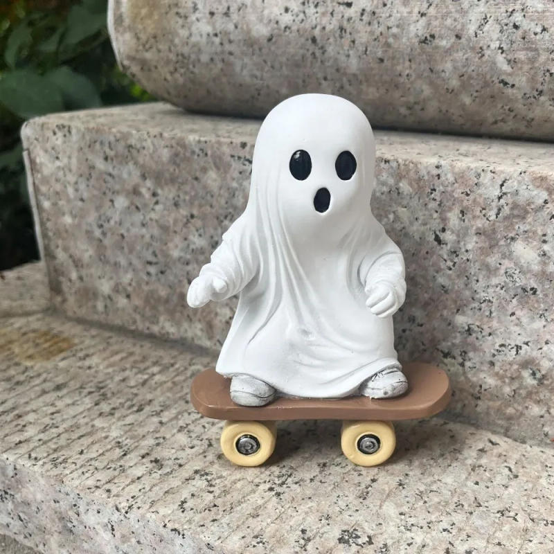 Description Picture 3 of itemSkateboard Ghost Halloween Ghost Statues Halloween Themed Handicraft Resin Skateboard Ghost Figurines Statue Model