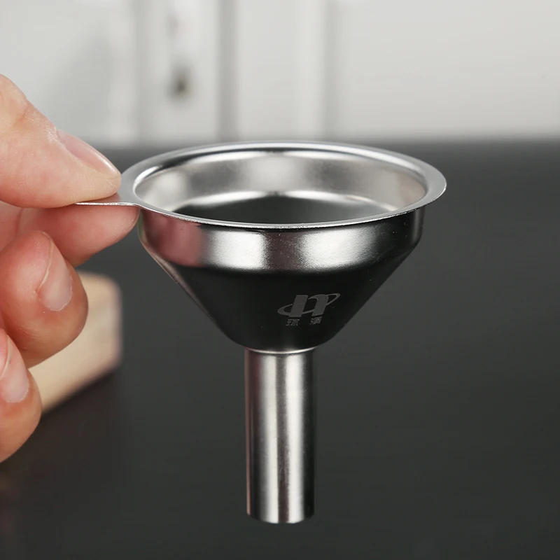 Description Picture 6 of itemStainless Steel Funnel Kitchen Oil Liquid Funnel Metal Funnel with Detachable Filter Wide Mouth Funnel for Canning Kitchen Tools