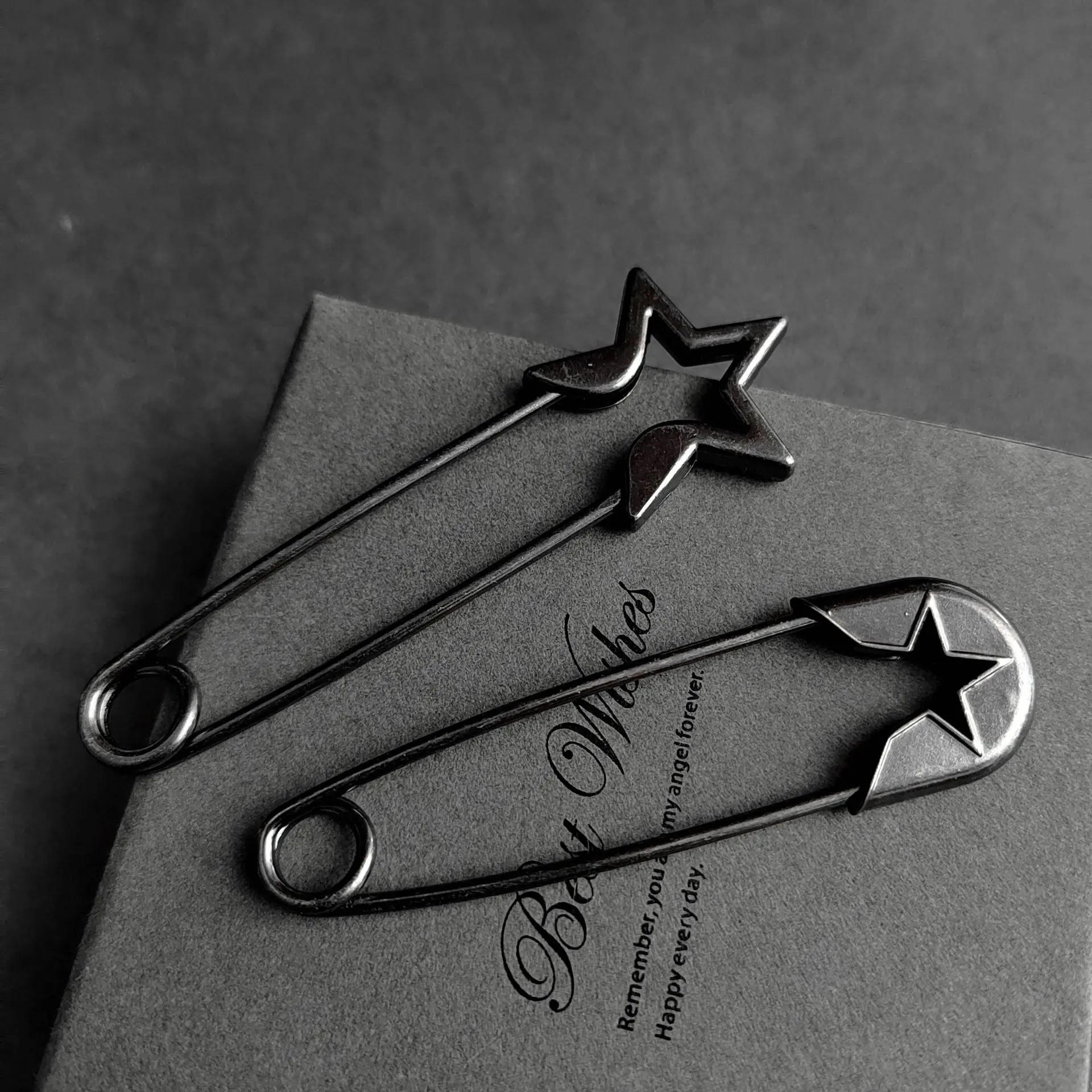Description Picture 3 of itemMulti-purpose Metal Pins 55mm-83mm Large Black Metal Safety Pin Woman's Scarf Clothing Adjustable Pins