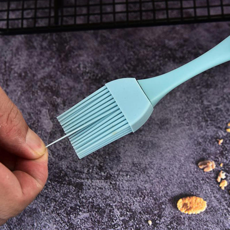 Description Picture 3 of itemSilicone Oil Brush Barbecue Basting Brush Seasoning Sauce Cake Bread Butter Egg Heat Resistant Home Kitchen Baking Cooking Tools