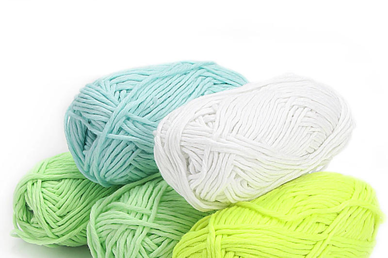 Description Picture 2 of itemKnitting Yarn Crochet Glow in The Dark Chunkys Yarn Hand Making Luminous Fine Yarn Wool Knitted Yarn 50g