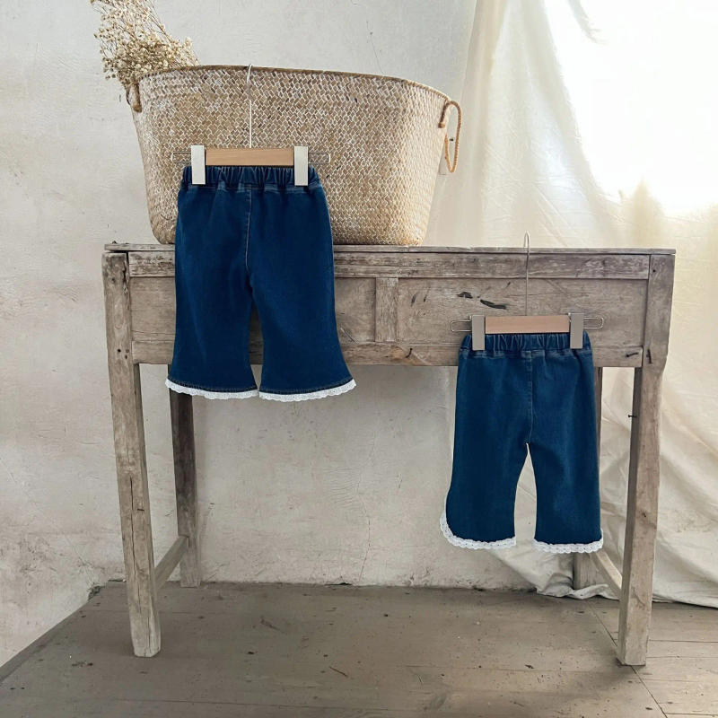 Description Picture 3 of itemGirls' Jeans 2025 Autumn New Fashionable and Versatile Baby Girl Micro Flared Pants Korean Version Lace Jeans