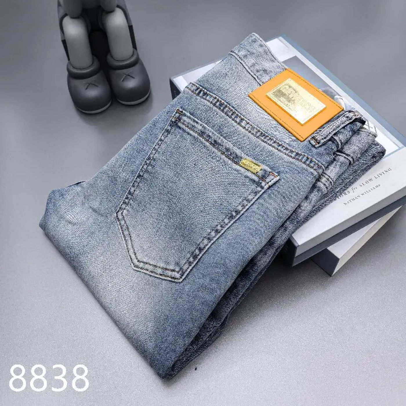 Description Picture 5 of itemFashion high-end jeans men's summer thin trendy simple and light luxury men's clothing slim-fitting small straight casual pants