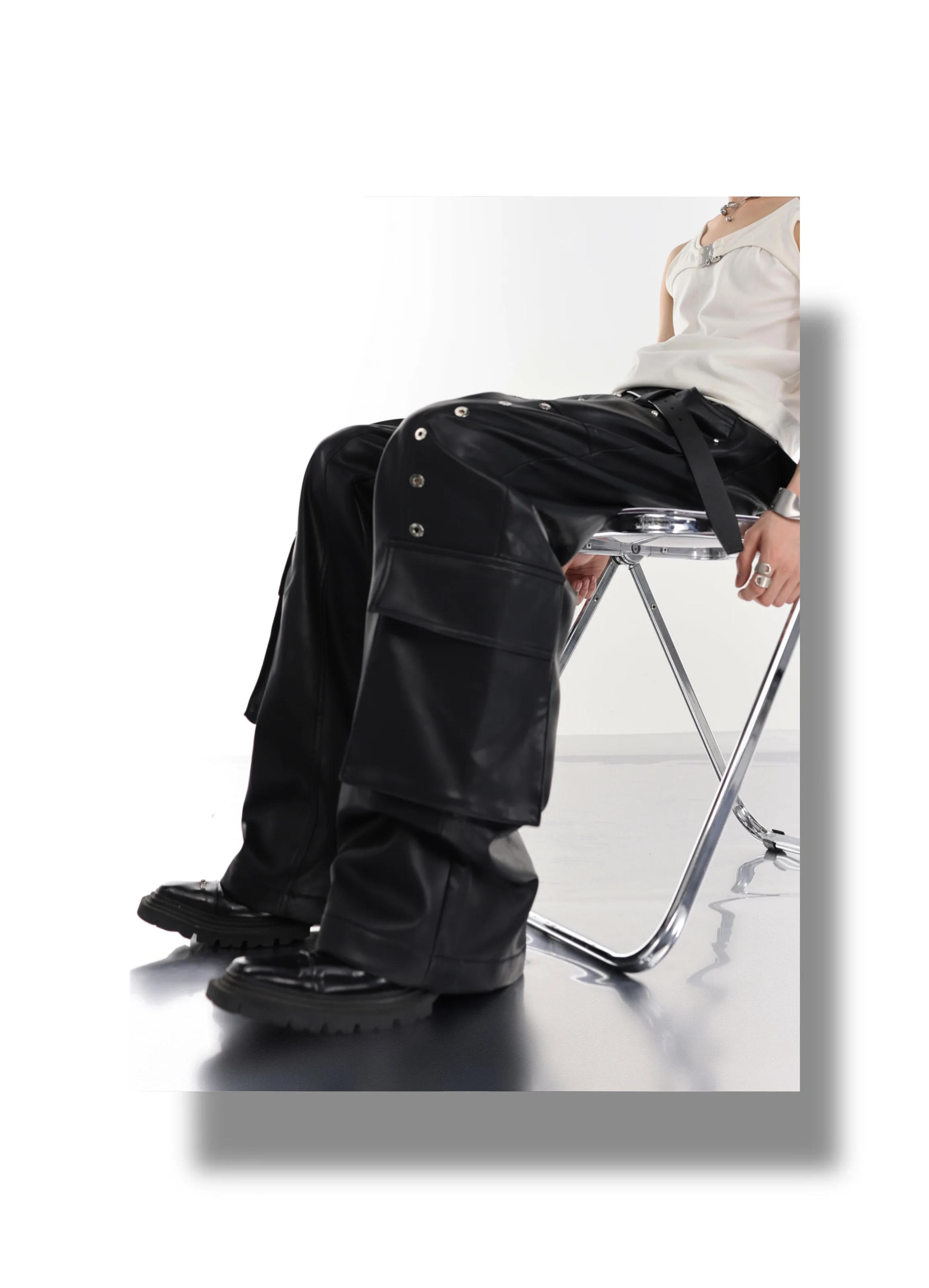 Description Picture 5 of itemPunk Style Avant-Garde Metal Rivet Techwear Tooling PU Leather Pants Large Pocket Wide Leg Loose Bell-Bottom Pants Trousers Men