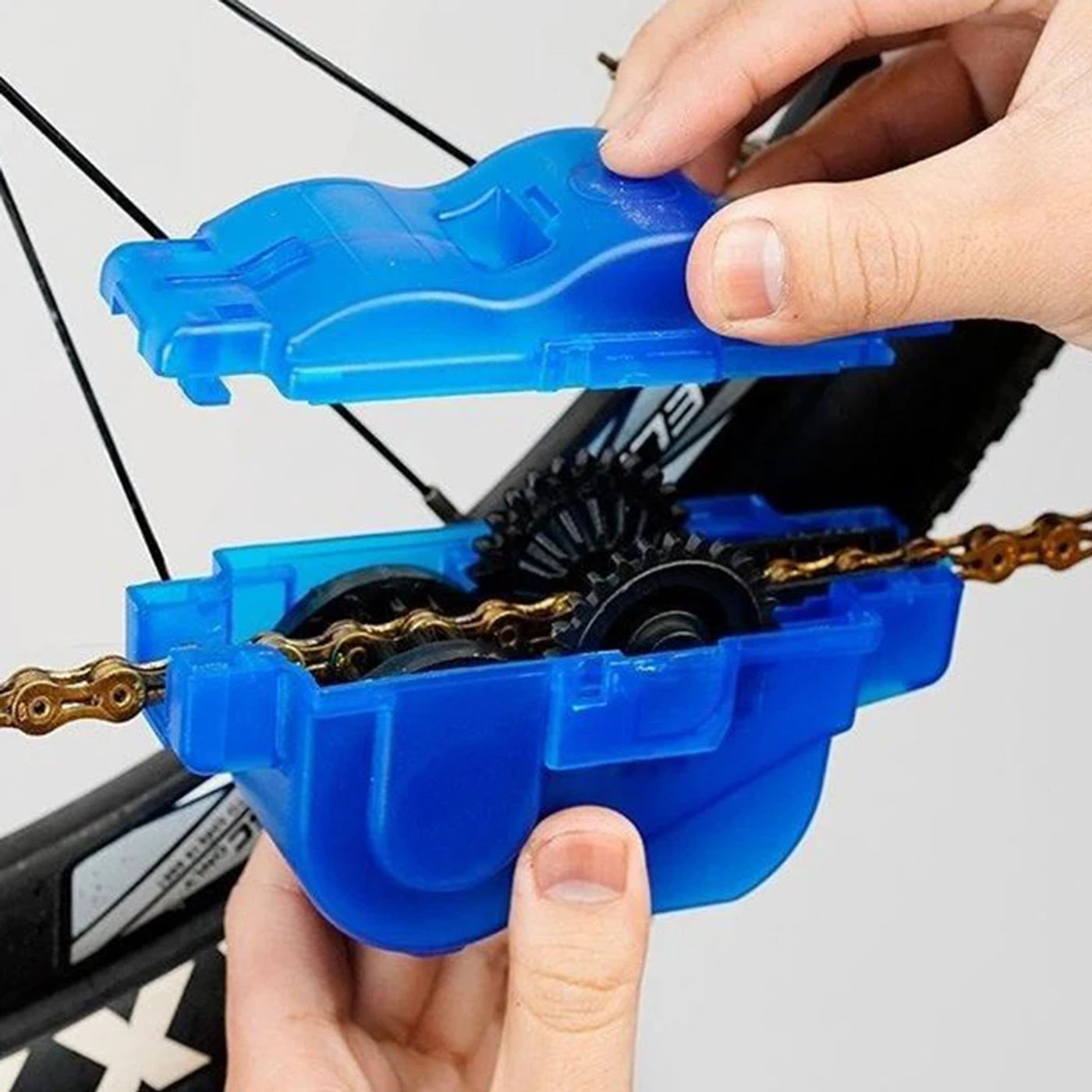 Description Picture 4 of itemPortable Bicycle Chain Cleaner Bike Brushes Scrubber Wash Tool Mountain Cycling Cleaning Kit Outdoor Accessory Chains Cleaning