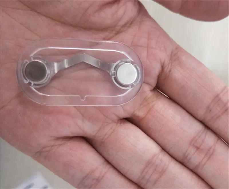 Description Picture 5 of itemFashion Multi-Function Portable Clothes Clip Magnetic Hang Buckle Magnet Glasses Headset Line Clips