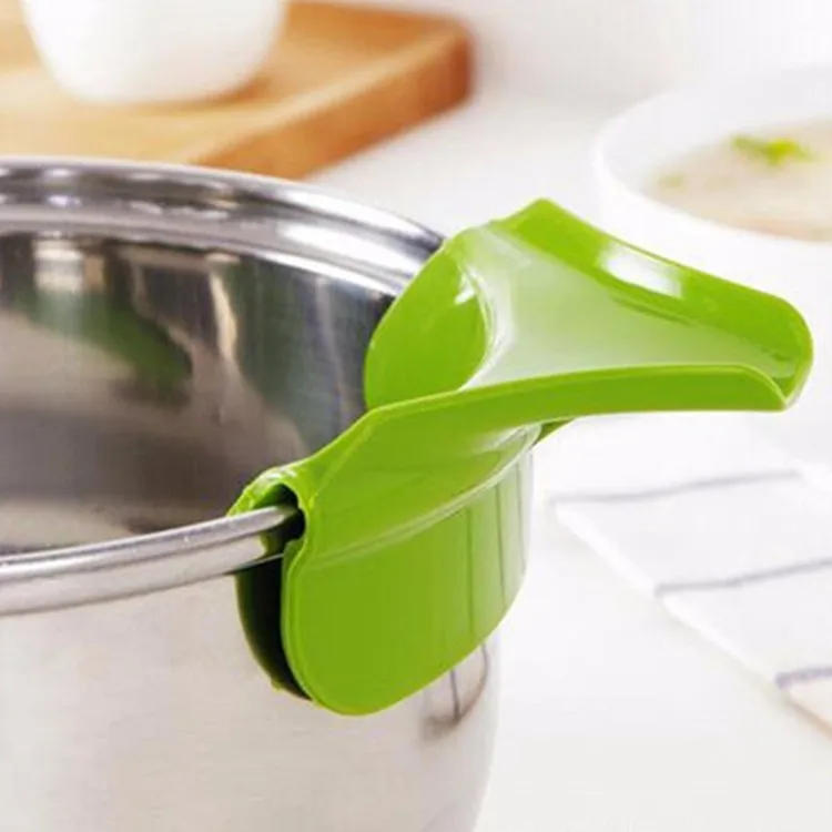 Description Picture 6 of itemCreative Silicone Liquid Funnel Anti-spill Slip on Pour Soup Spout Funnel for Pots Pans and Bowls and Jars Kitchen Gadget Tools