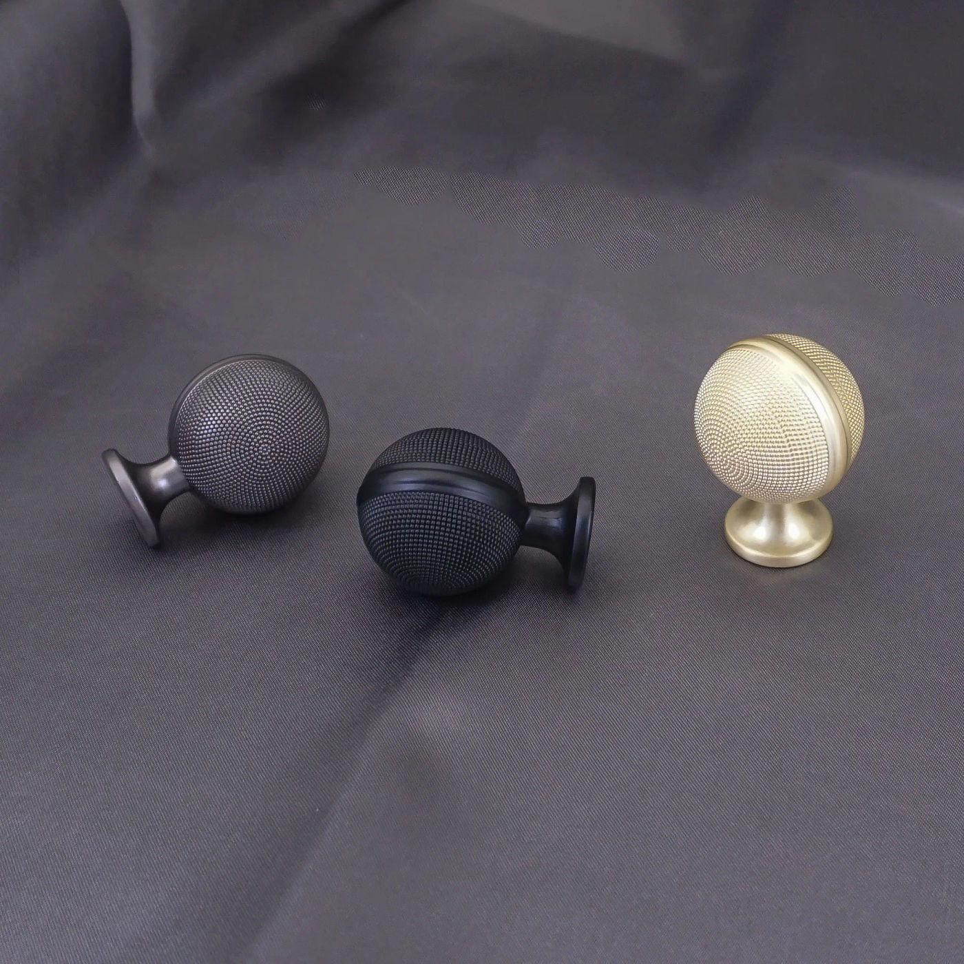 Description Picture 4 of item1 PC Round Ball Drawer Knobs Gold Black Grey Cabinet Handles Modern Kitchen Cupboard Door Pulls Zinc Alloy Furniture Hardware