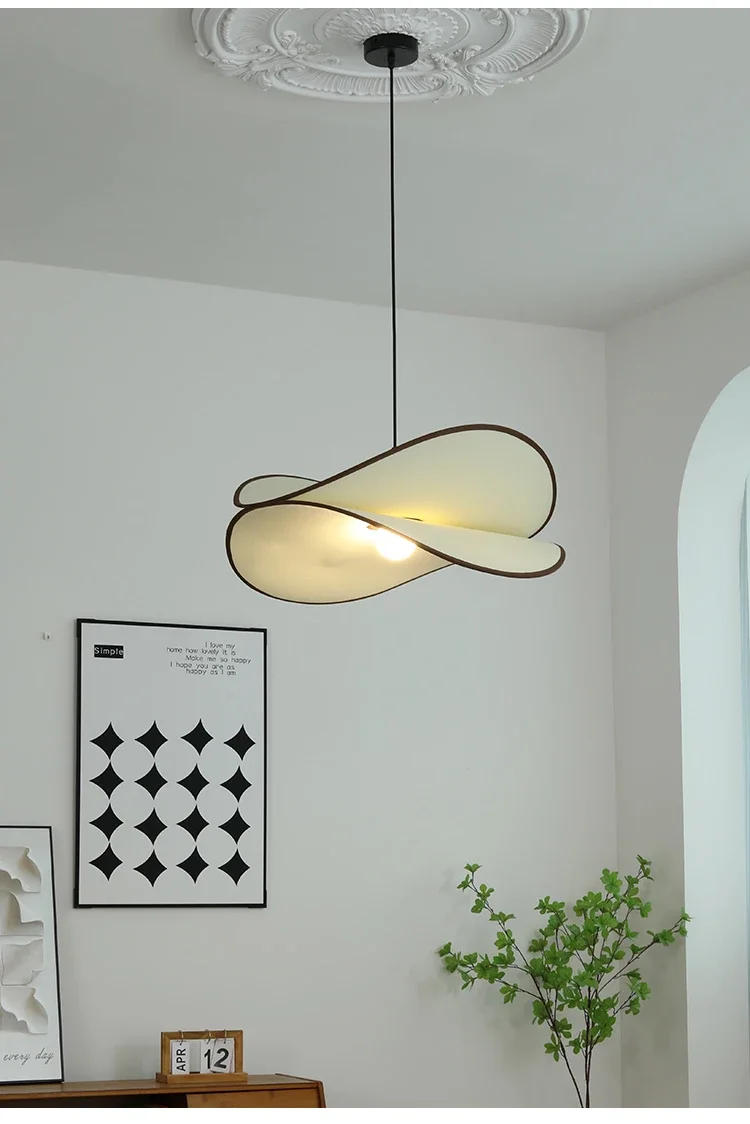 Description Picture 3 of itemFrench Art Lamp Medieval Living Room Retro Wabi-sabi Style Bedroom Restaurant Study Potato Chip Chandelier Home Decor LED Lamp