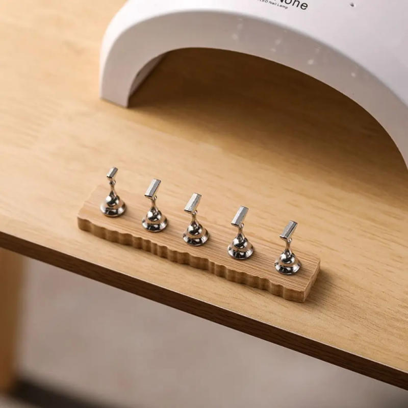 Description Picture 2 of itemNew Magnetic Nail Holder Set Manual Metal Nail Base DIY Nail Wearing Tool Gel Polish
