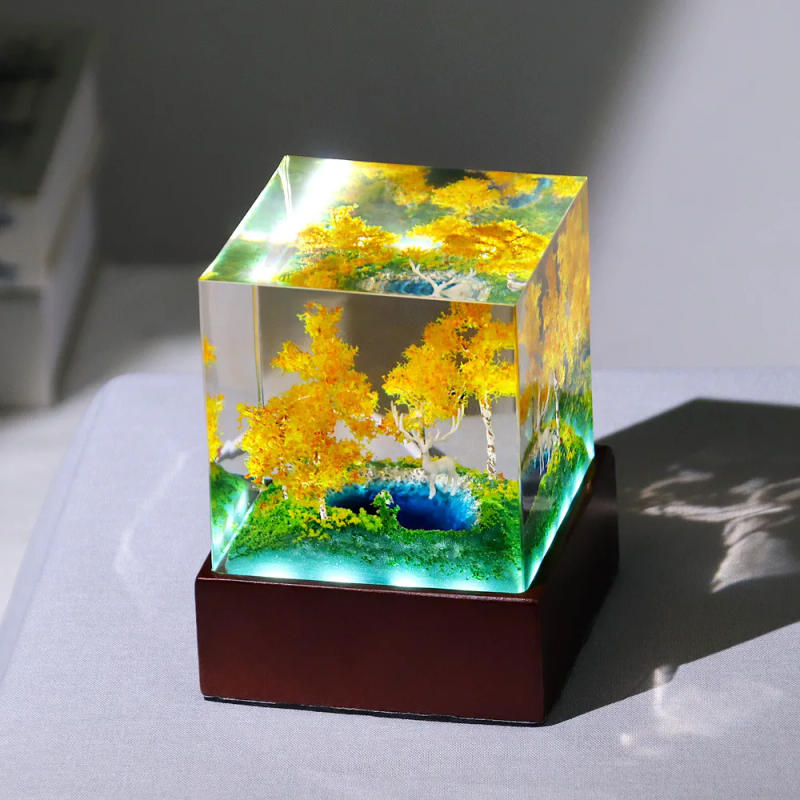 Description Picture 3 of item8cm Autumn Forest Cube Organism Resin Table Light Creactive Art Decoration Lamp Miniature Landscape Night Light USB Charge