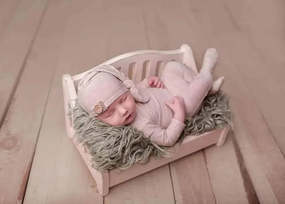 Description Picture 4 of itemNewborn Bed Newborn Photography Porps Chair Bed Photography Posing Assisted Sofa  Baby Photoshoot Props