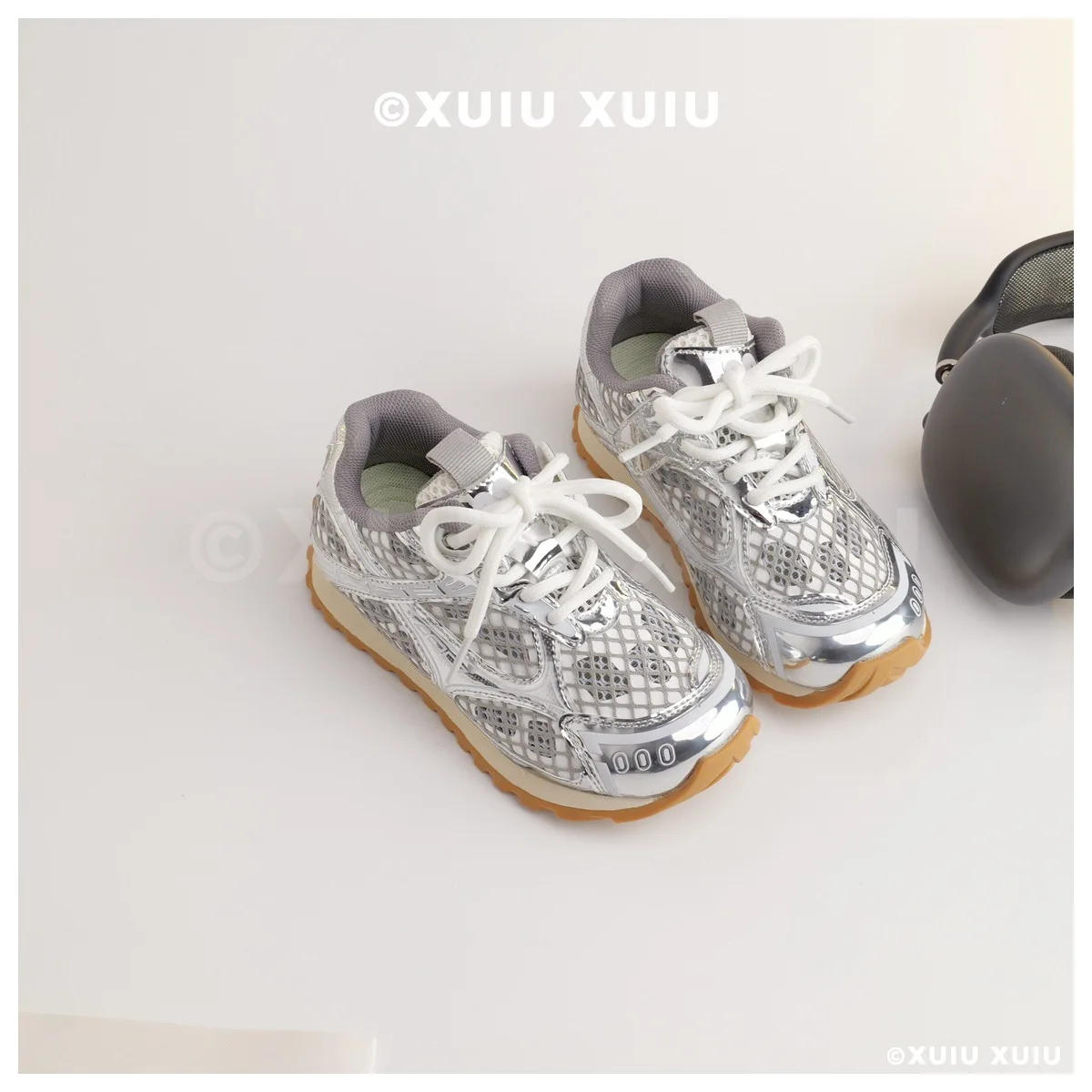 Description Picture 6 of item2025 Summer Baby Toddler Kid Breathable Hollow Orbit Metallic Sneaker Children Casual Fashion Tenis Shoe Boy Girl Sports Shoes