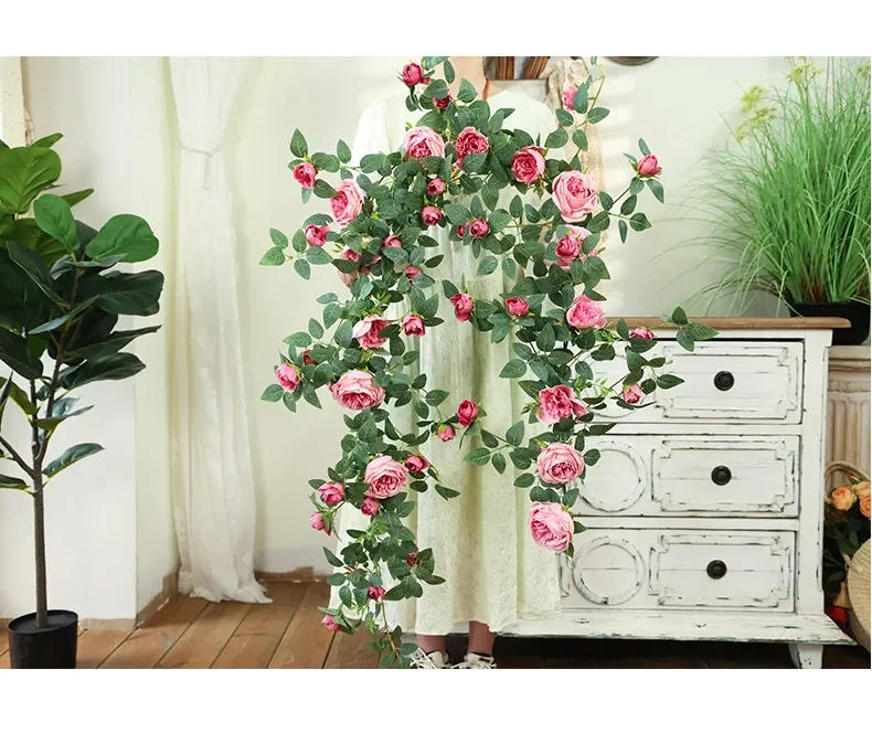 Description Picture 3 of itemArtificial Sweetheart Roses Vine Silk Flowers Rattan Cafe Decorative Simulation Rose Plant Fake Flower Vines Bar Decoration