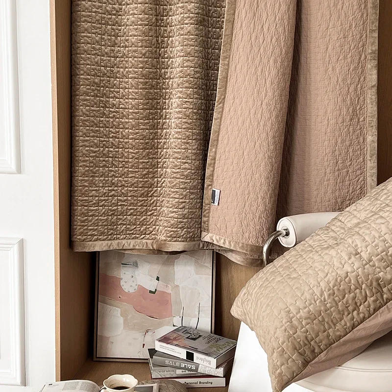 Description Picture 6 of itemSoft velvet Bedspread on the bed cover cotton plaid Bedspreads for double sheets blanket sofa cover Mattress topper