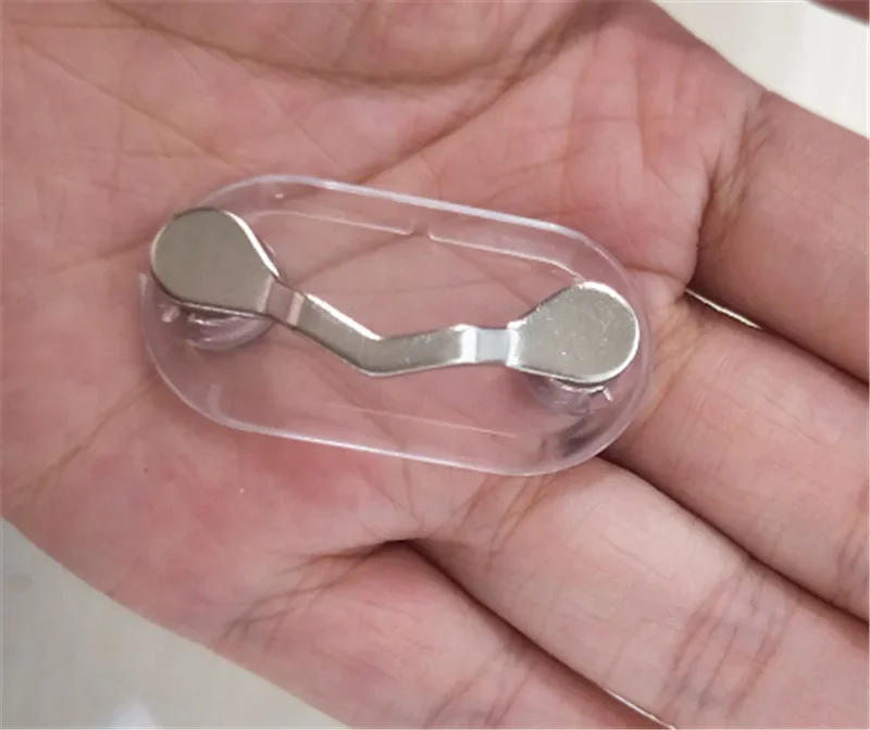 Description Picture 6 of itemFashion Multi-Function Portable Clothes Clip Magnetic Hang Buckle Magnet Glasses Headset Line Clips