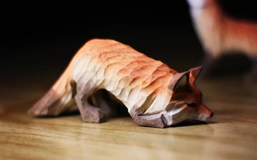 Description Picture 5 of itemModern Art Fox Wood Carving Ornaments Solid Wood Handicrafts Red White Foxes Home Decor Desk Decor Animal Figurine Statue